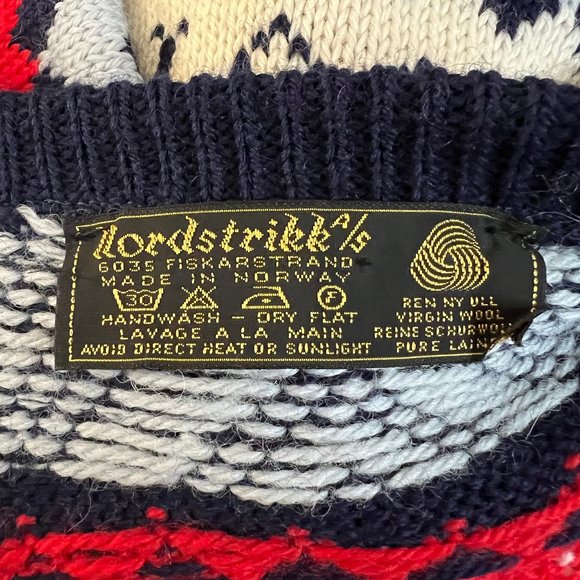 Vintage Norwegian Fair Isle Wool Knit Embroidered Oversized Cardigan Sweater - Picture 6 of 8